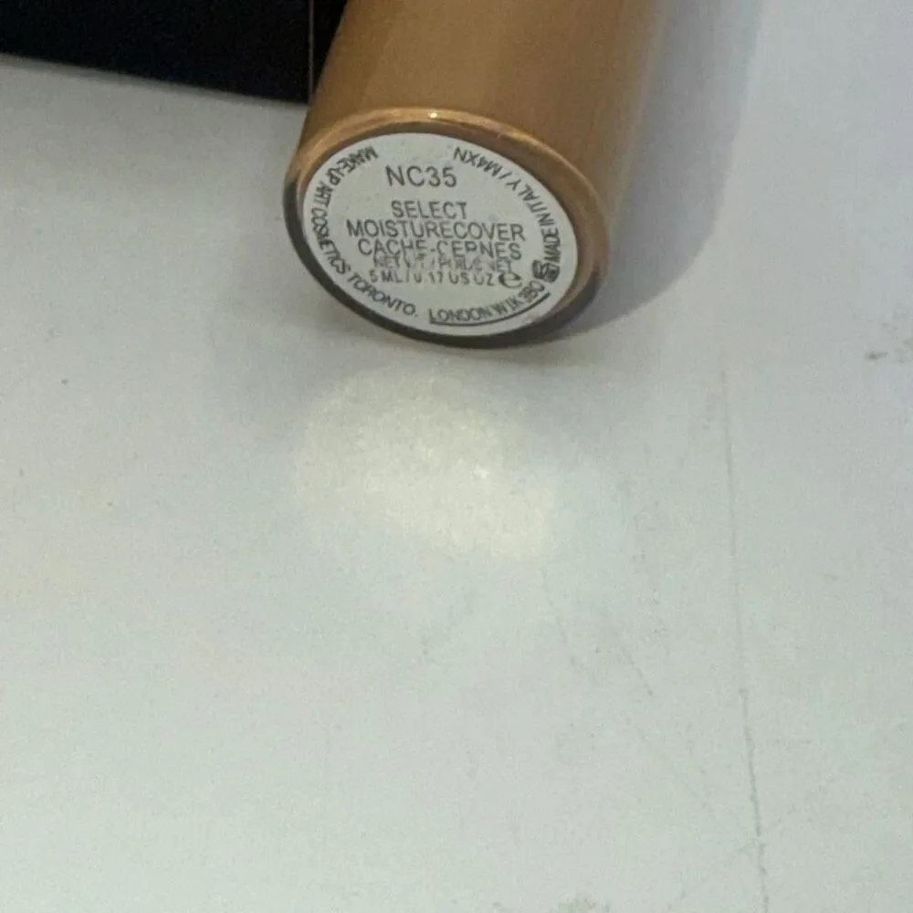 MAC Select Moisturecover Corrector - NC 35 - .17 fl oz / 5 ml New In Box